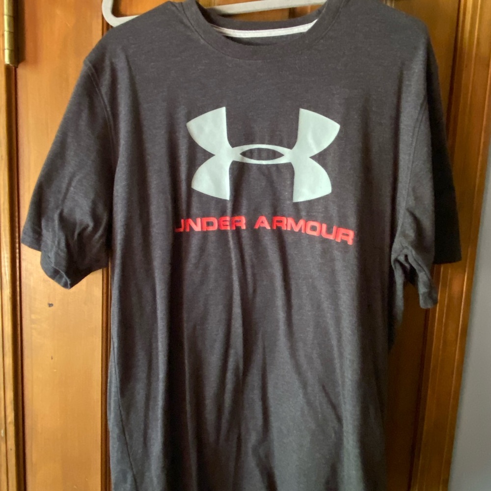 Under Armour t shirt